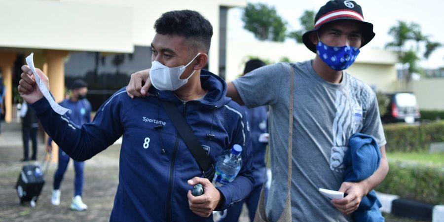 Masih Jalani Perawatan, Pelatih Persib Belum Pulang ke Bandung