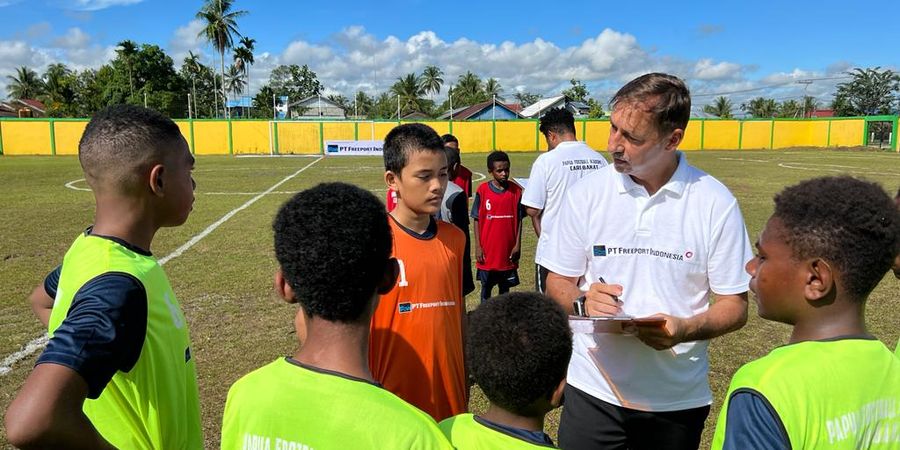 Cari Bakat Papua Football Academy Saring Ratusan Pemain Belia Timika