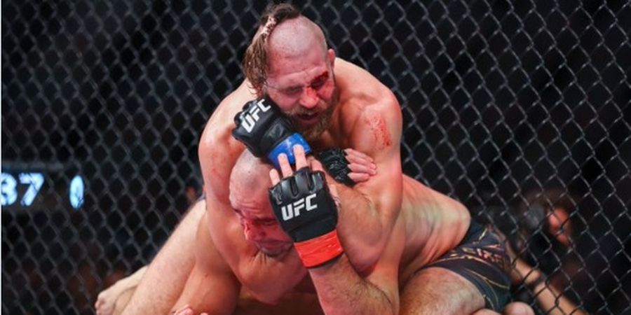 Ekspresi Girang Dana White Jadi Saksi Perang Berdarah pada UFC 275