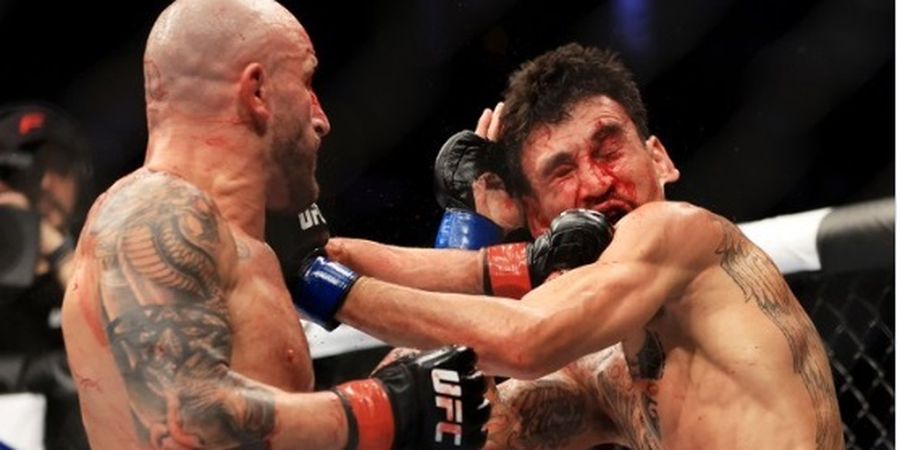 Tulang Sampai Terlihat, Laga Alexander Volkanovski vs Max Holloway Seharusnya Disetop Lebih Dini