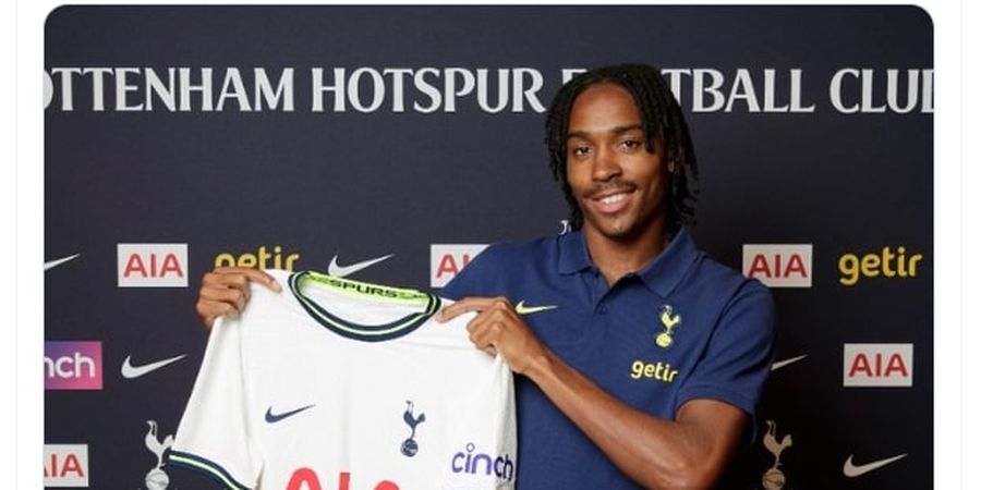 RESMI - Tottenham Rekrut Djed Spence, Pembelian Keenam Antonio Conte, Penyeimbang bagi Ivan Perisic