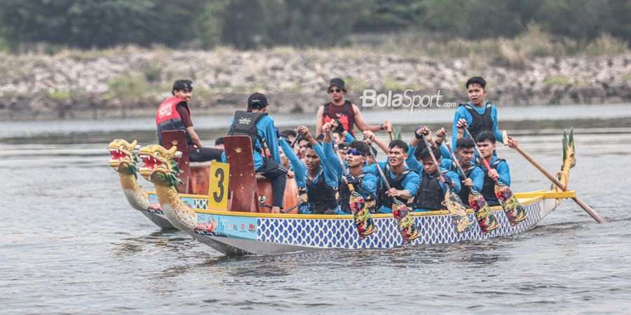 FOTO : Momen Dramatis dan Langka di Dragon Boat Festival 2022