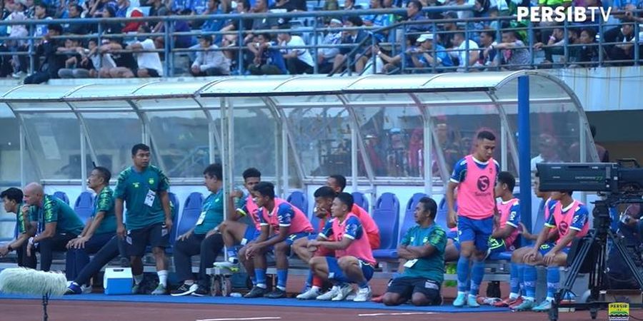 Erwin Ramdani Klarifikasi Aksi Emosional Tendang Bench Saat Persib Bandung Kalah dari Bali United