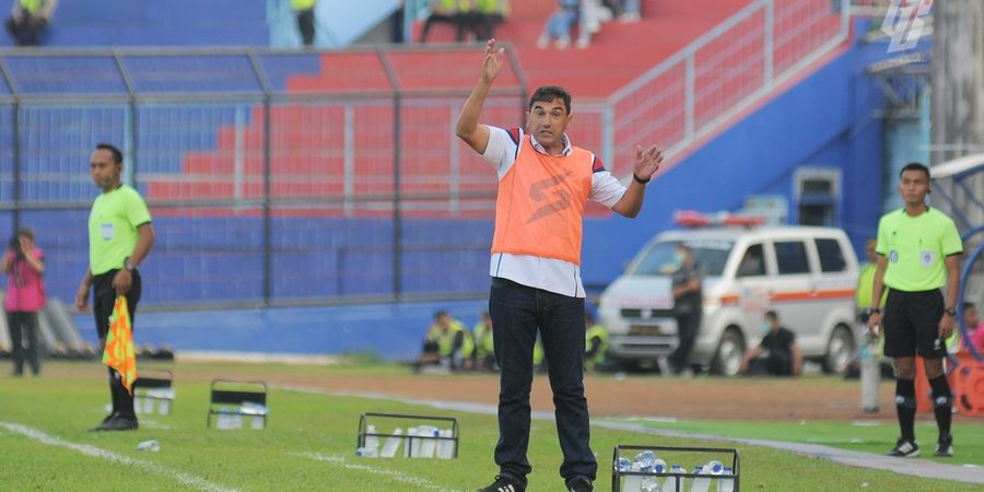 Tidak Ingin Dibandingkan Dengan Sosok Pelatih Persija Jakarta, Eduardo Almeida: Mereka Melawan Tim Bukan Pelatih