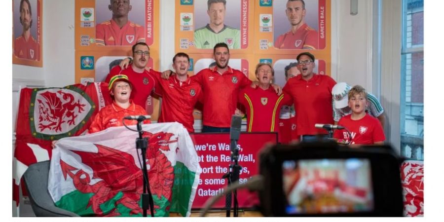 PIALA DUNIA - Bukti Loyalitas Suporter Wales, Sampai Rekam Lagu Buatan Sendiri