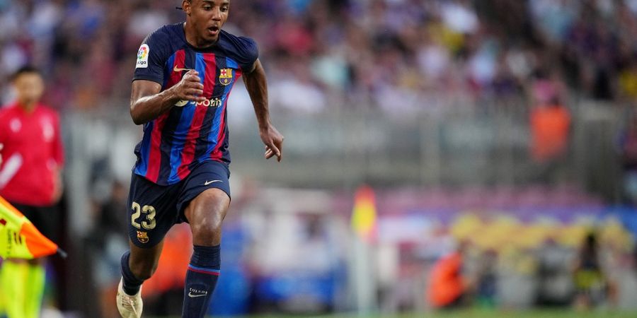 Jules Kounde Keluhkan Posisi Mainnya Usai Debut dengan Barcelona