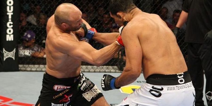 SEJARAH HARI INI - Randy Couture Lakoni Duel Sesama Mantan Juara