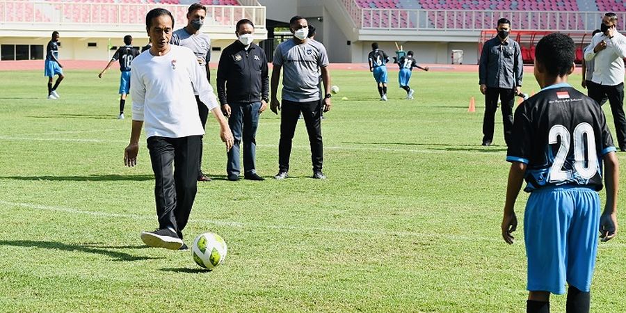 Presiden Jokowi Titip Anak-anak Papua Football Academy