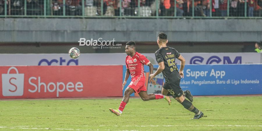 Persaingan Lini Depan Persija Ketat, Ricky Cawor Ambil Sisi Positifnya