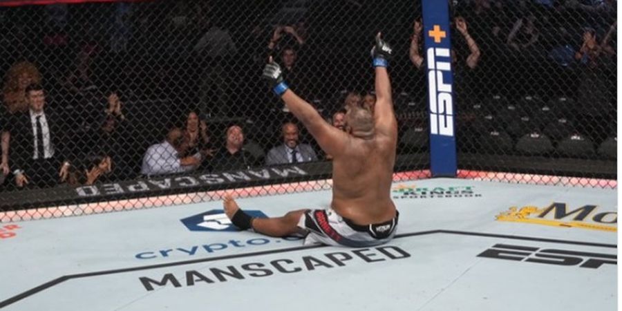 Hasil UFC 279 - Pelunas Utang McGregor Keok, Raksasa Lincah Menangi Duel Hujan 140 Serangan