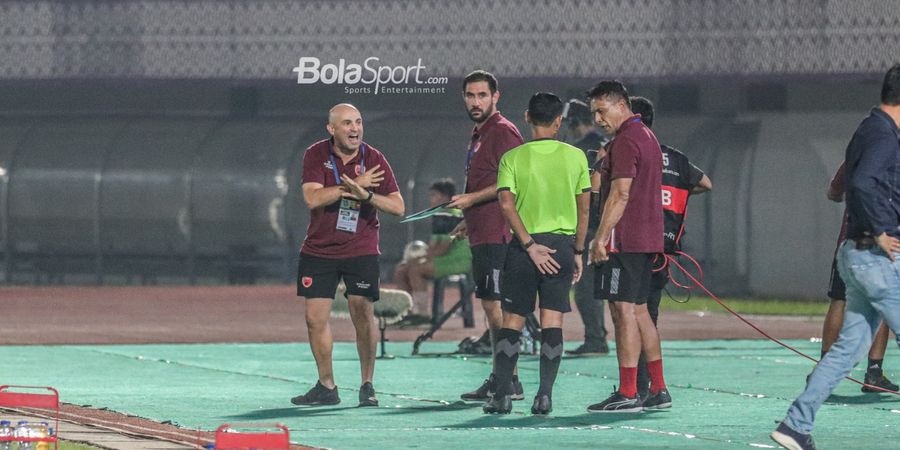 Imbang Lawan Dewa United, Pelatih PSM Makassar Dibuat Kesal Sama Wasit