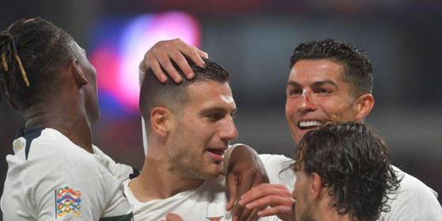 2 Gol dengan Kaki Lemah, Diogo Dalot Disayang Cristiano Ronaldo di UEFA Nations League