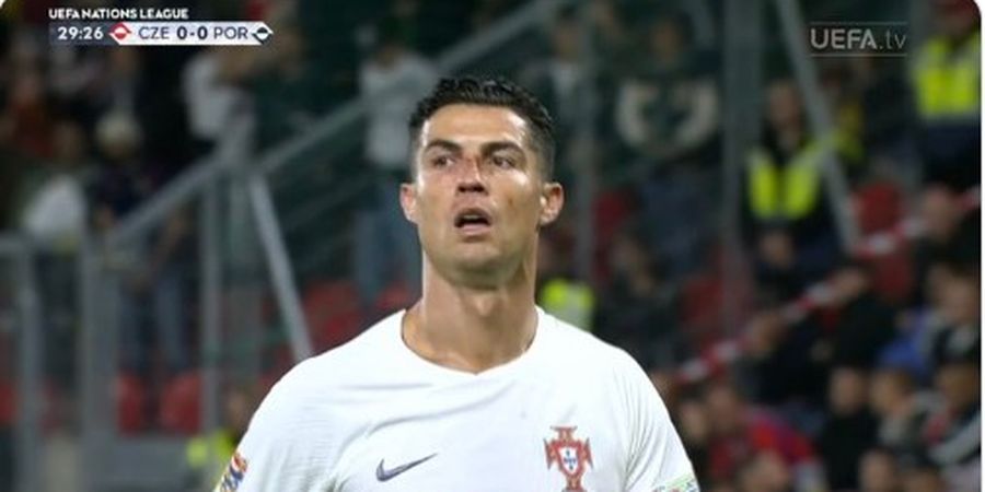 Bukan Lagi Musuh, Dani Alves Punya Pendapat Berbeda soal Ronaldo