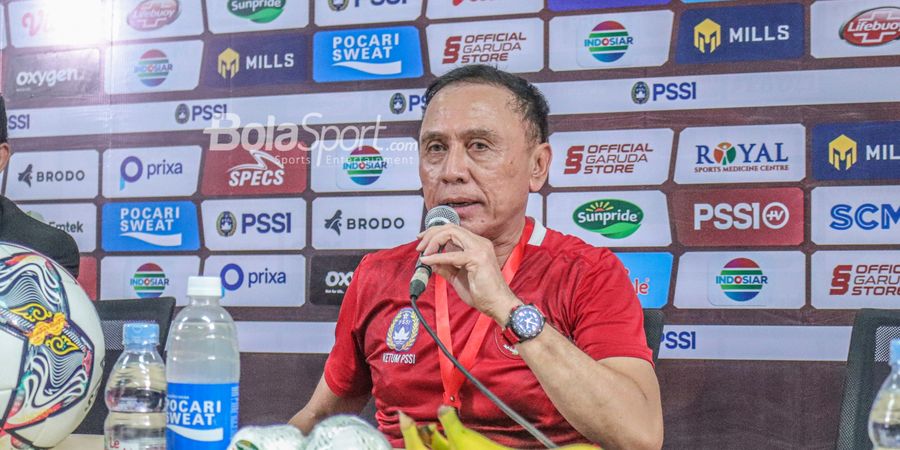 Ketum PSSI Dituntut Mundur Imbas dari Insiden usai Laga Arema FC Vs Persebaya
