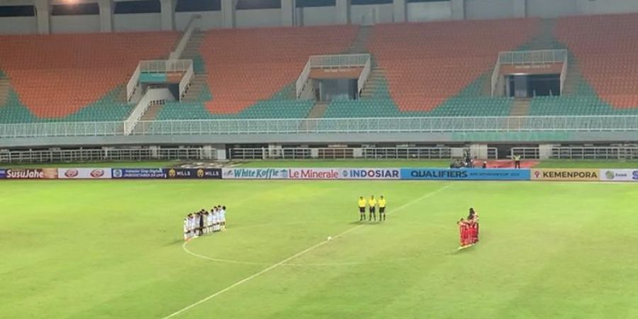 Laga Timnas U-17 Indonesia Vs Guam Diawali dengan Mengheningkan Cipta