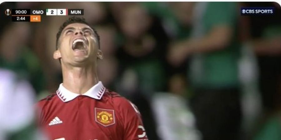 Momen Cristiano Ronaldo Lupa Cara Cetak Gol: Gawang Sudah Ditinggal Kiper, CR7 Tetap Tak Mampu Ceploskan Bola, Bikin 1 Sejarah Gagal Terukir