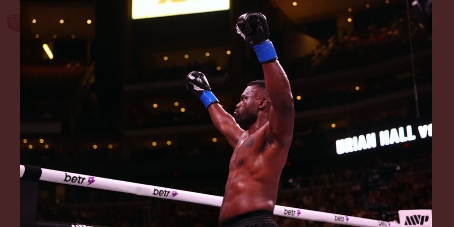 Menangi Debut di Ring Tinju, Pemegang Rekor Ajaib UFC Siap Sikat Jake Paul