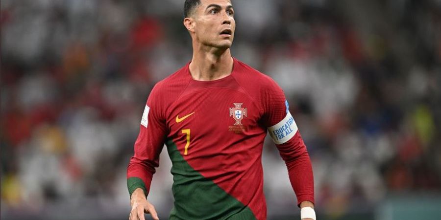 Beri Dukungan, Mesut Oezil Paham Cristiano Ronaldo Tak Lagi Bisa Cetak 50 Gol