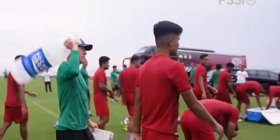 Usilnya Shin Tae-yong di Sela TC Timnas Indonesia, Getok Pemain Pakai Botol Besar