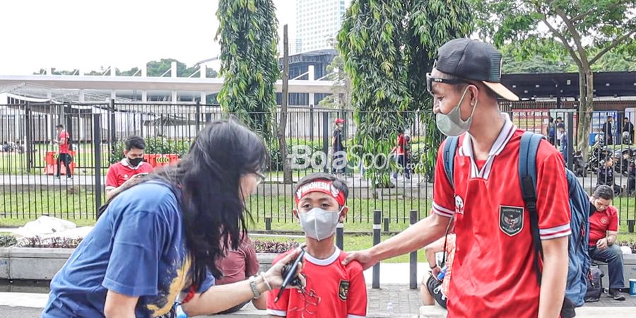 Tak Ingin Ketinggalan Demam Timnas Indonesia, Keluarga Ini Rela Datang dari Cikarang ke SUGBK