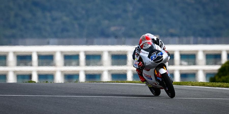 Hasil Moto3 Portugal 2023 - Mario Aji Finis ke-18, Holgado Juara Tinggalkan Rival yang Kesakitan