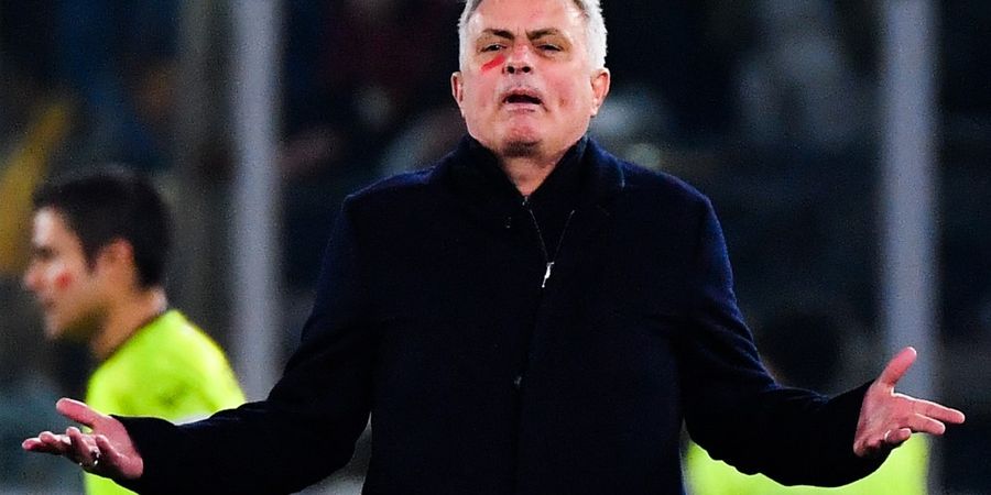 Dipecat AS Roma, Mourinho Tinggalkan Tempat Latihan Sambil Nangis