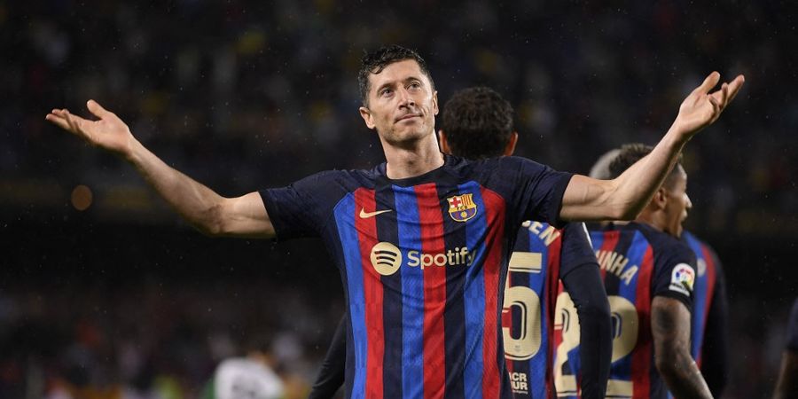 BURSA TRANSFER - Bisa Berbagi Ruang Ganti dengan Messi, Lewandowski Tolak Tawaran dari Arab Saudi