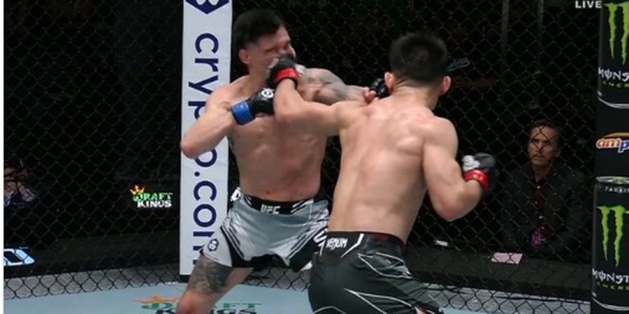 Hasil UFC Vegas 72 - Jatuhkan Lawan Berkali-kali, Jagoan Terbaik China Menang TKO
