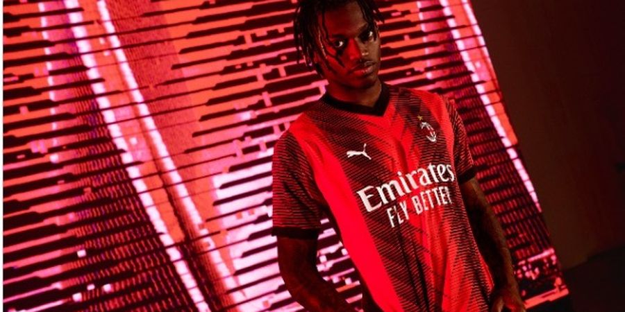 Hari Ini Pakai Baju Baru, Rafael Leao Resmi Perpanjang Kontrak di AC Milan