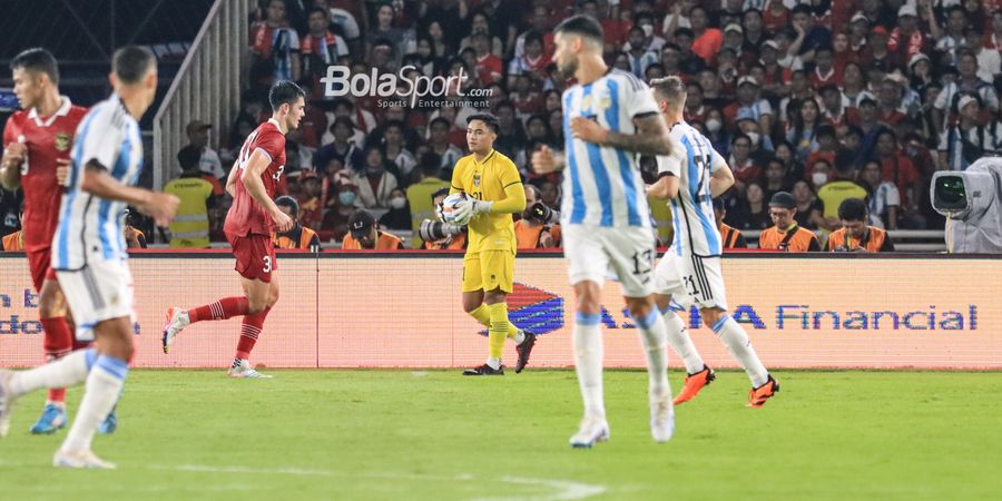 Jersey Tukaran dari Kiper Argentina Belum Dicuci Oleh Ernando Ari