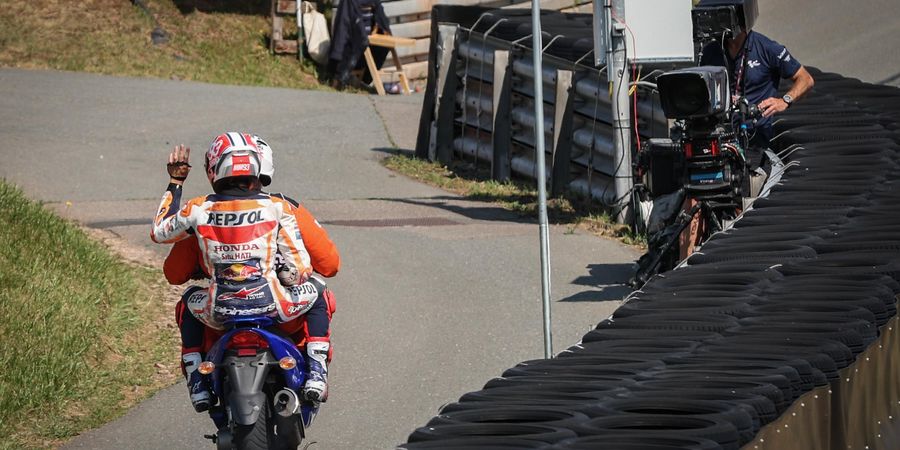 Neraka Marc Marquez di MotoGP Jerman 2023, Belah Ducati Jadi 2 dan Salam Jari Tengah