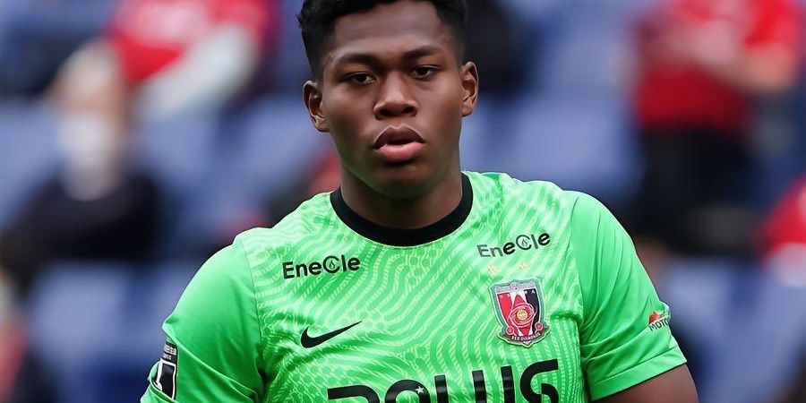 Profil Zion Suzuki, Kiper Asal Jepang yang Selangkah Lagi Gabung Man United