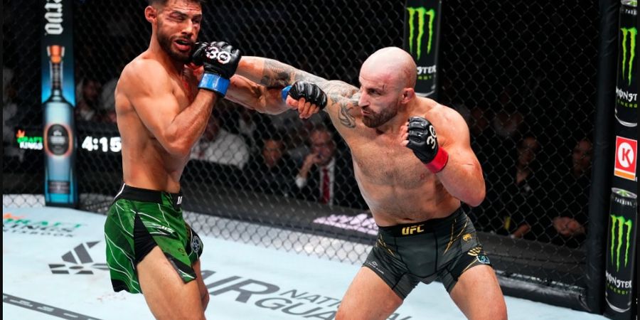 Hasil UFC 290 - Tiba-tiba Meledak-ledak, Alexander Volkanovski Bikin Yair Rodriguez Ambyar