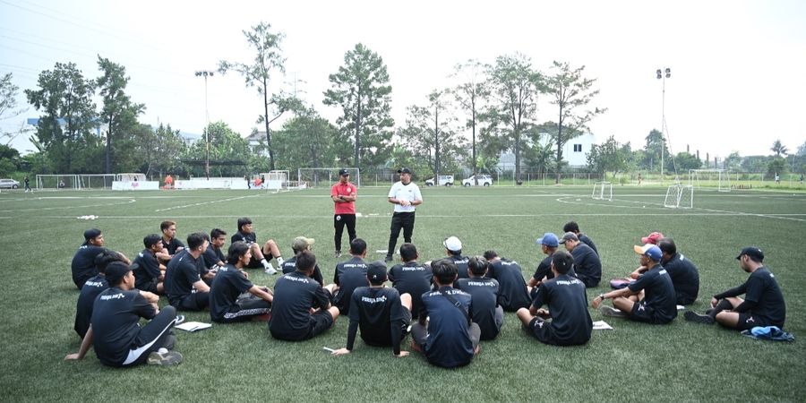 10 Pelatih asal Sumbawa Barat Curi Ilmu di Persija Jakarta   