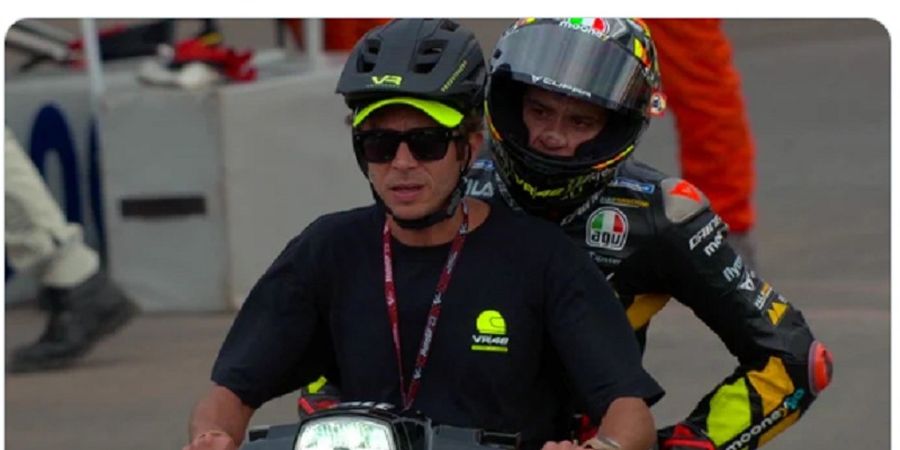 MotoGP Austria 2023 - Kapan Lagi Naik Ojek Valentino Rossi, Marco Bezzecchi Manfaatkan Kesempatan dalam Kesempitan
