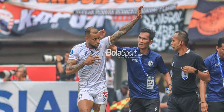 Bursa Transfer Liga 1 - Arema FC Resmi Pinjamkan Gustavo Almeida ke Persija