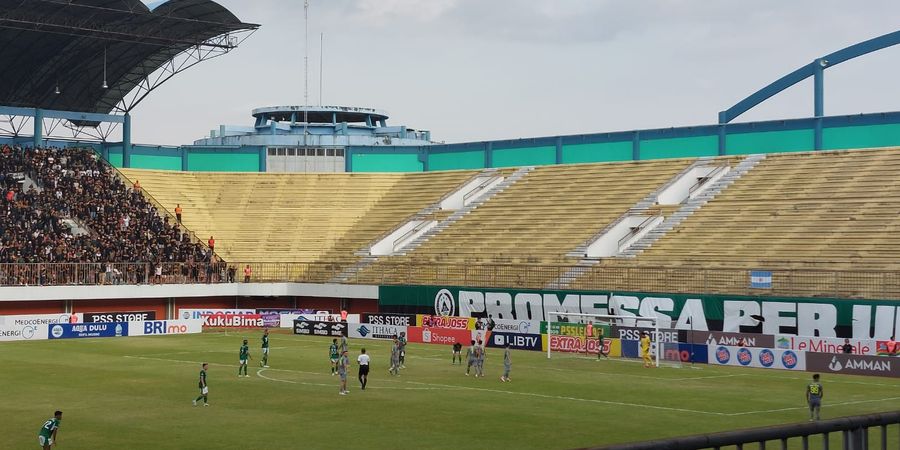 Momen yang Tidak Terekam Kamera Televisi Saat Laga PSS Sleman Vs Persebaya, Termasuk Ze Valente Hormati Anthem Super Elja