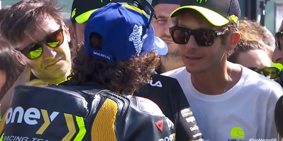 Valentino Rossi Tak Pernah Bermuka Dua, Marco Bezzecchi Jadi Saksi Betapa Tinggi Tenggang Rasa yang Dimiliki The Doctor