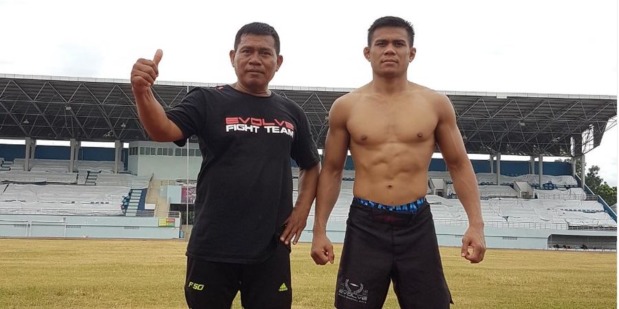 ONE Fight Night 15 – Dengan Ayah di Sudutnya, Eko Roni Saputra Siap Bangkit Kalahkan Hu Yong