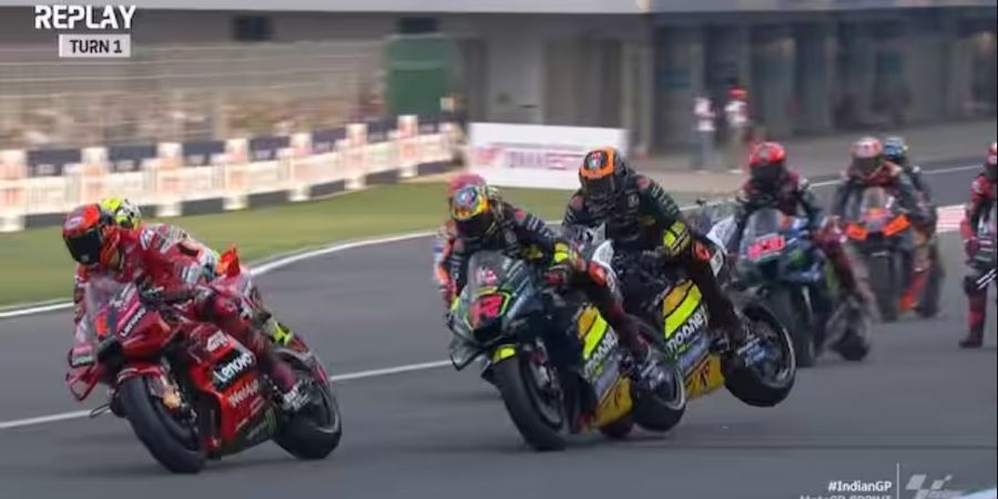 Hasil Sprint MotoGP India 2023 - Marc Marquez Podium, Marco Bezzecchi Diseruduk Adik Valentino Rossi