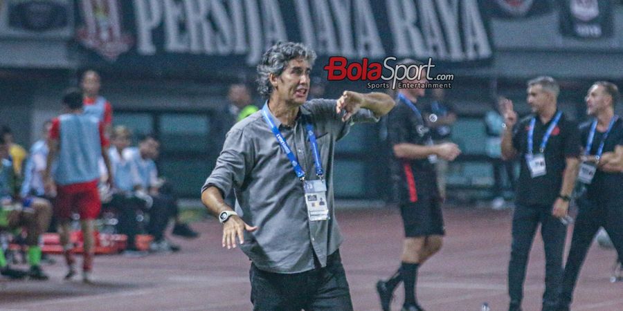 Momen Haru Bali United Ketika Coach Teco Ikut Berdiri Kumandangkan Anthem Kebanggaan Serdadu Tridatu