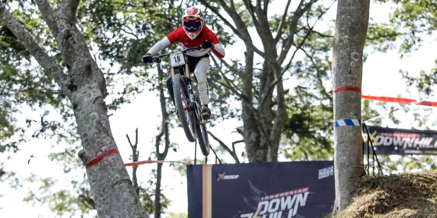 Taklukan Ternadi Bike Park Kudus, Rendy Sanjaya Raih Gelar Juara Indonesian Downhill 2023