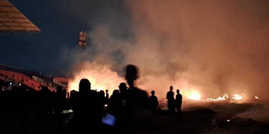 Penyebab Kebakaran Rumput Stadion Kanjuruhan Dalam Peringatan Satu Tahun Tragedi Kanjuruhan