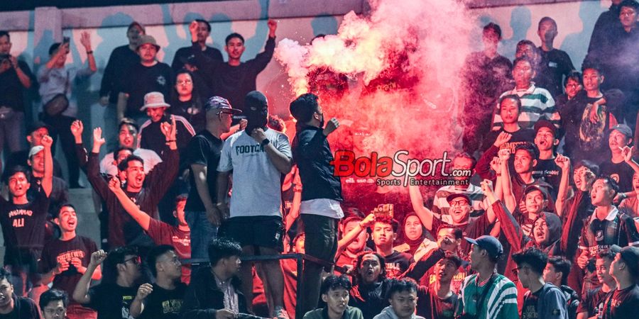 Oknum Suporter PSS Nyalakan Flare di Kandang Dewa United, Super Elja Terancam Denda Puluhan Juta