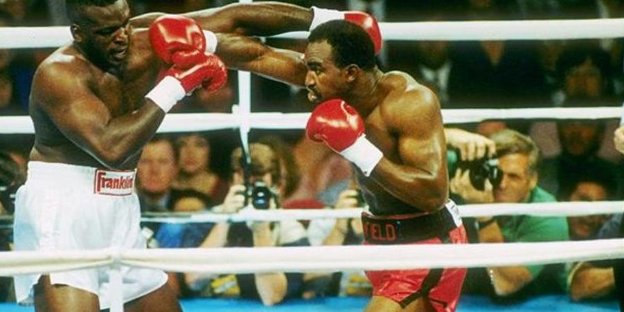 SEJARAH HARI INI - Badan Membengkak, Penakluk Mike Tyson Dilibas Evander Holyfield