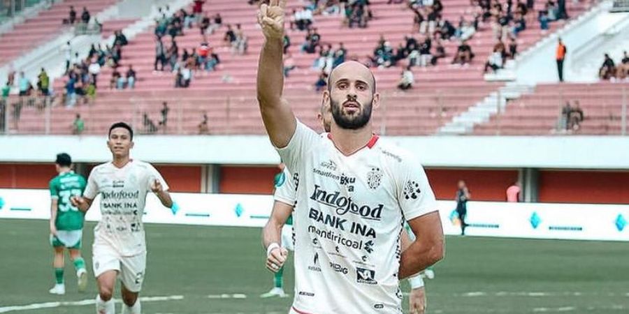 Hasil Liga 1 - Novri Setiawan Dibawa Ambulans usai Kena Gebok Bola Sepakan Adilson Maringa, Bali United Bekuk PSS