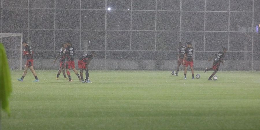 Usai Diimbangi Timnas U-17 Indonesia, Panama Langsung Berlatih di Tengah Guyuran Hujan Deras Kota Solo