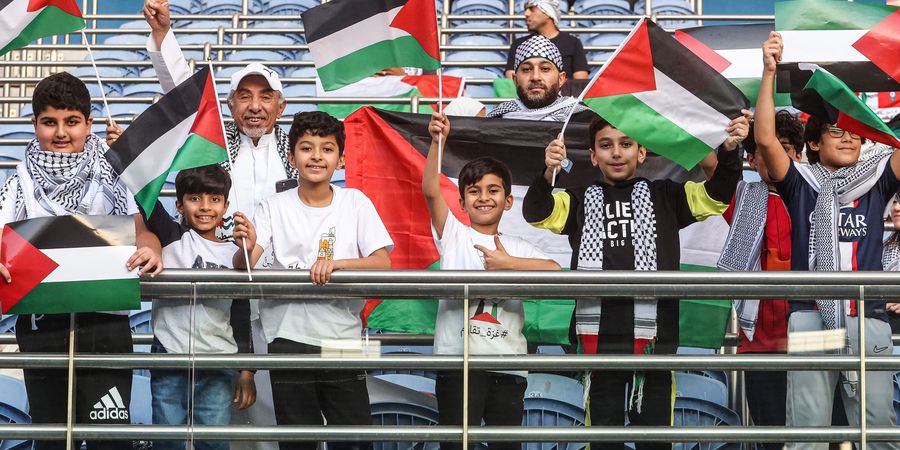 Kualifikasi Piala Dunia 2026 - Kibarkan Bendera Palestina, Suporter Singa Kanaan: Kami Datang Membawa Pesan