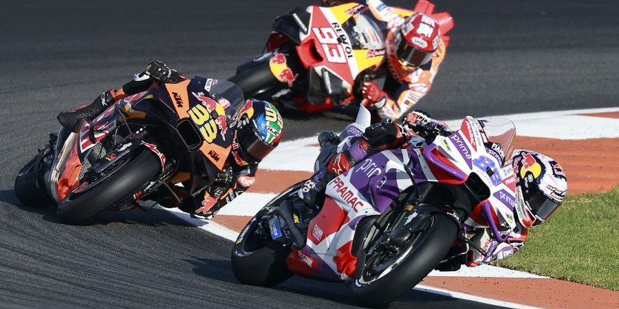 Hasil Sprint MotoGP Valencia 2023 - Pendekatan Agresif Martin Lebih Berhasil, Menangi Lomba Saat Bagnaia Tertahan