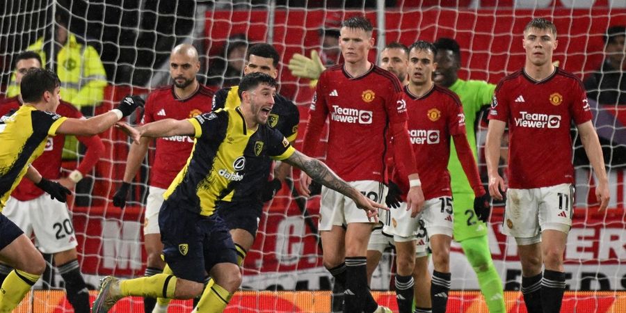 Hasil dan Klasemen Liga Inggris - Man United Dipecundangi Tim Gurem, Arsenal Gagal Kembali ke Puncak, Liverpool Full Senyum